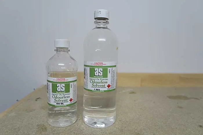 Solvant inodore pour peinture à l'huile