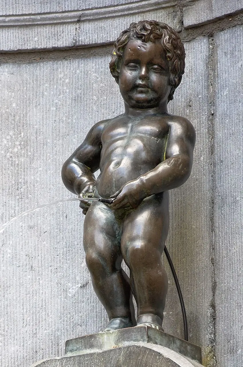 La célèbre statue du Manneken Pis