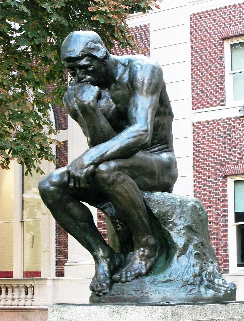 Statue de l'homme pensant