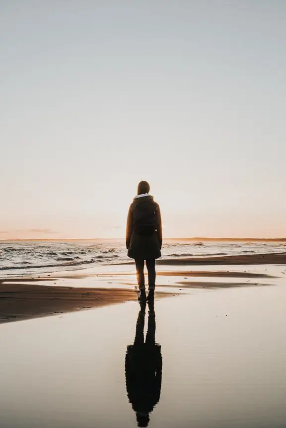 Capturer les reflets de l&rsquo;eau en dessin : un jeu de lumière et de mouvement