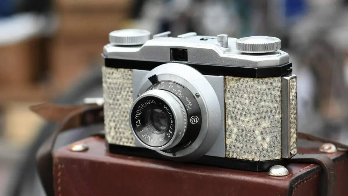 Maîtriser la Photographie Analogique sans se Ruiner: Guide pour Choisir ses Pellicules Argentiques à Petit Prix