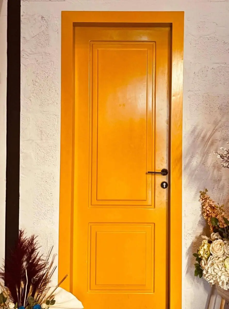 Comment rénover une porte en bois ?