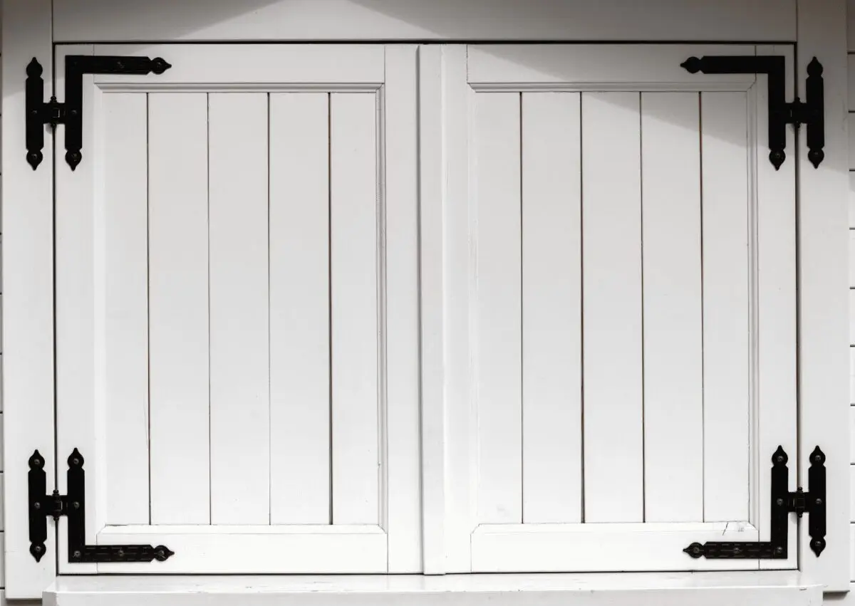 Le volet composite battant