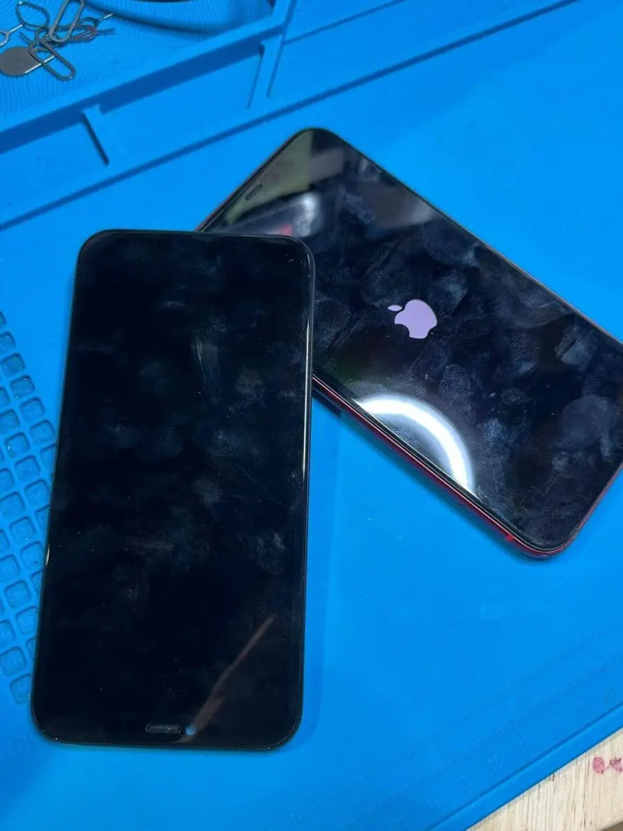 Réparation d&rsquo;iPhone 13: Guide Complet pour Redonner Vie à Votre Smartphone