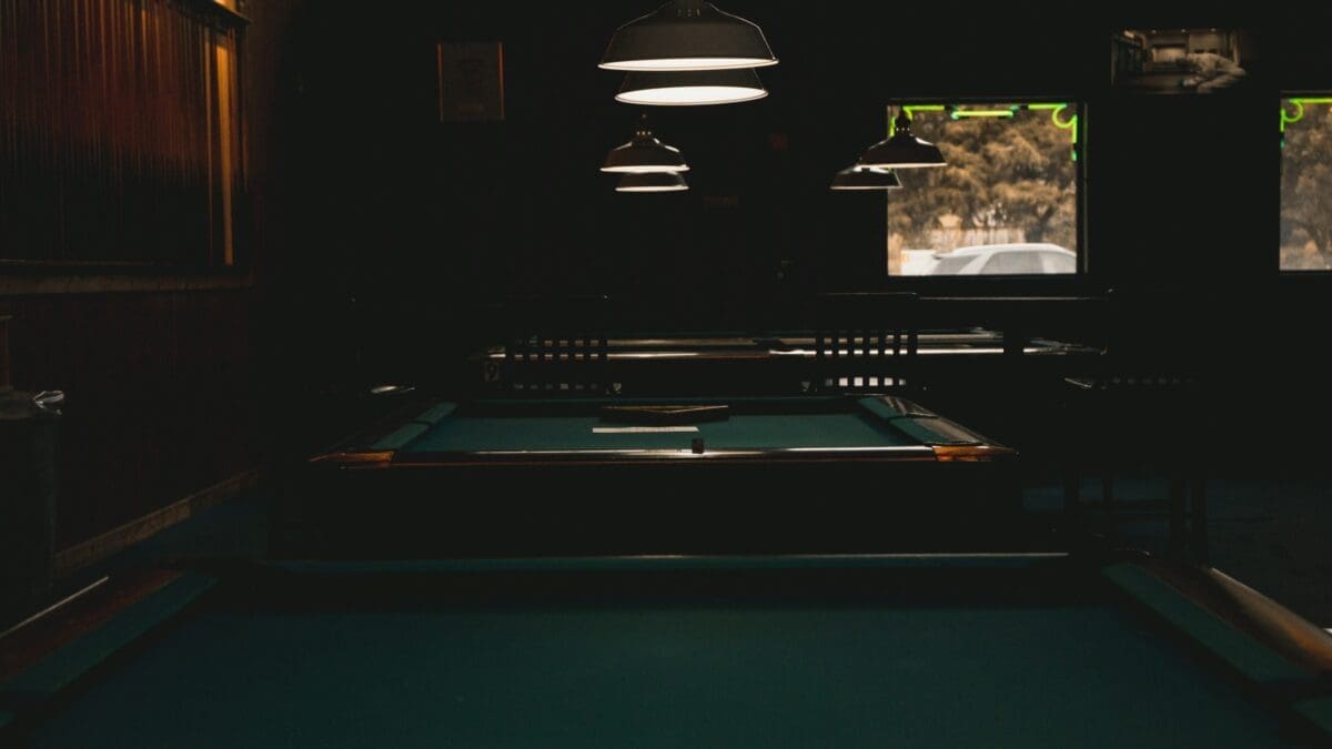 découvrez une large sélection de luminaires pour billard pour illuminer votre jeu avec style. trouvez la lampe parfaite pour compléter votre espace de jeu et ajouter une touche d'élégance à votre intérieur.