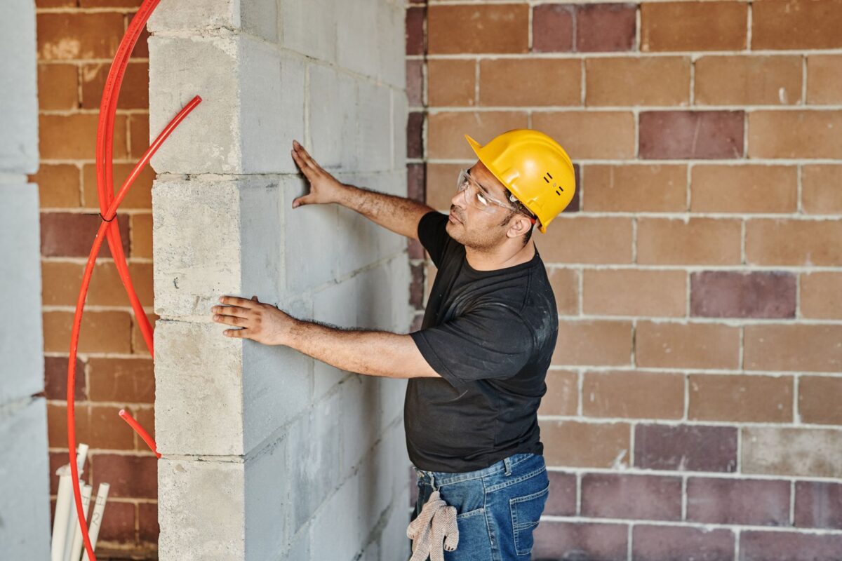 mur en parpaing chantier