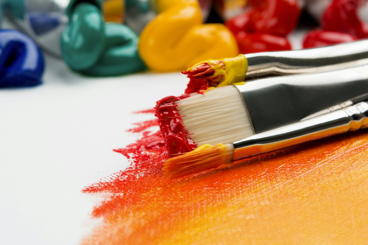 Commencer la peinture à 40 ans : les premiers achats qui comptent