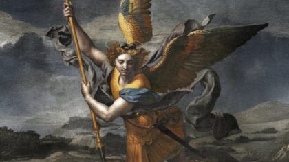 Peinture de saint Michel archange en armure ailée tenant une lance au-dessus d'un dragon terrassé