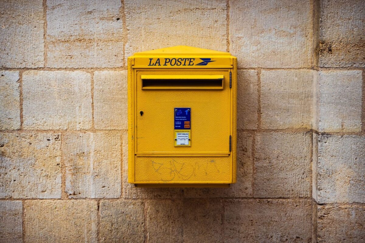 Boîte aux lettres et courrier lors d'un changement d'adresse à La Poste